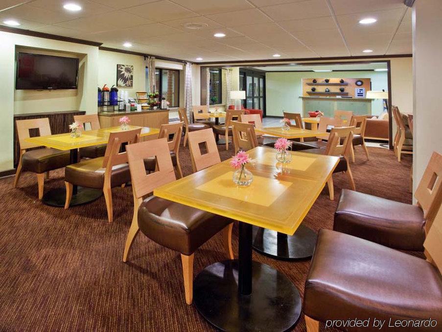 Spark By Hilton Savannah Midtown מראה חיצוני תמונה